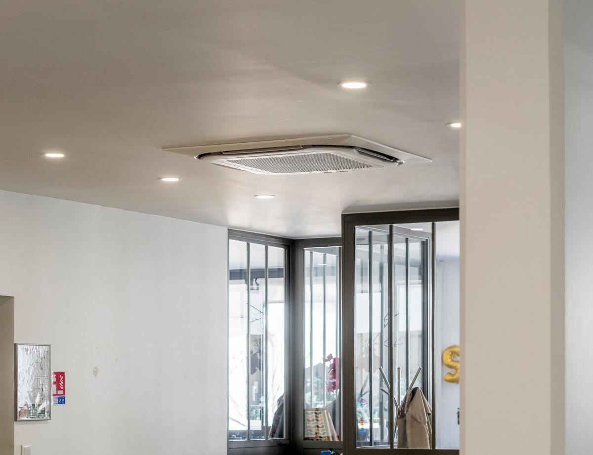 Covid-19 : pourquoi lINRS met en garde contre les solutions de désinfection