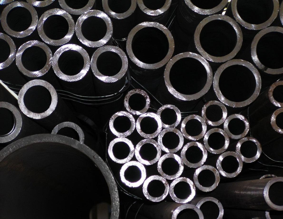 Choix du tube acier pour les ouvrages et travaux : quels avantages ?