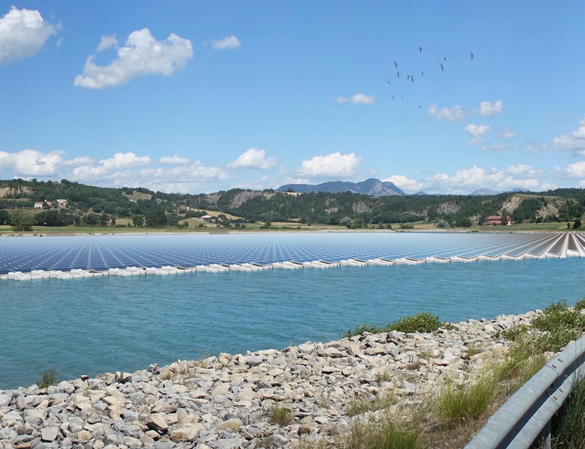 EDF lance sa première centrale solaire flottante en France