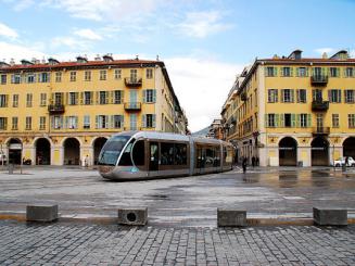 Nice: peau neuve pour la place Garibaldi
