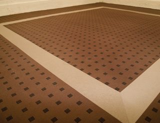 Incruster un motif dans un lé de textile floqué