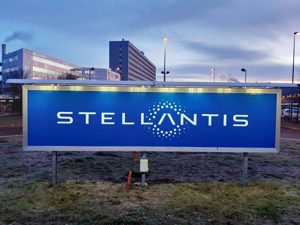 Stellantis Sochaux contruit l'une des plus grandes centrales solaires en ombrières de France