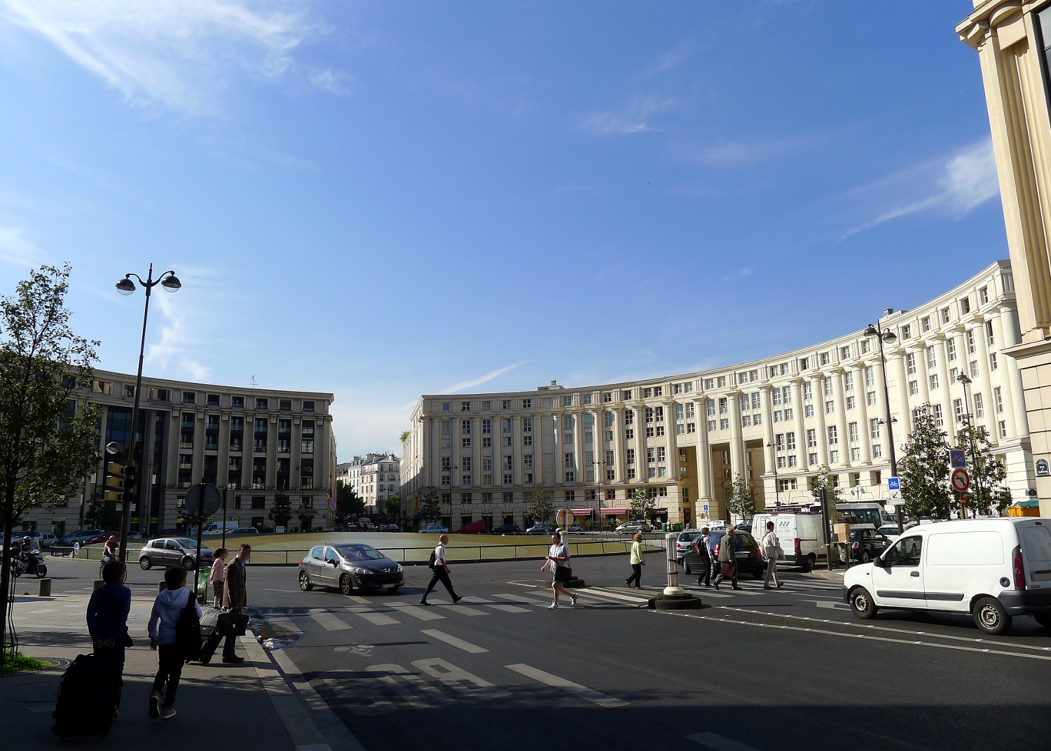 Paris veut créer des forêts urbaines et végétaliser les espaces minéraux