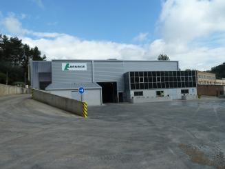 Lafarge: une centrale à béton qui se fond dans le décor