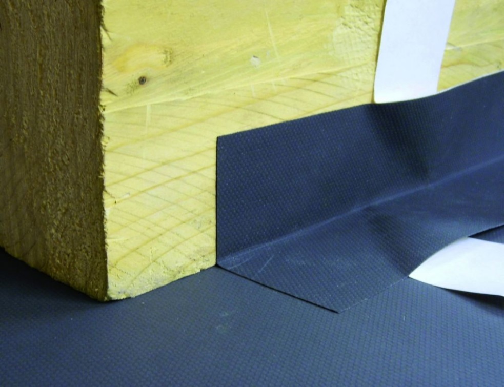 DELTA-FAS CORNER létanchéité réussie aux coins douvertures.