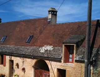 Souche de cheminée : infiltration agravée lors dune réfection