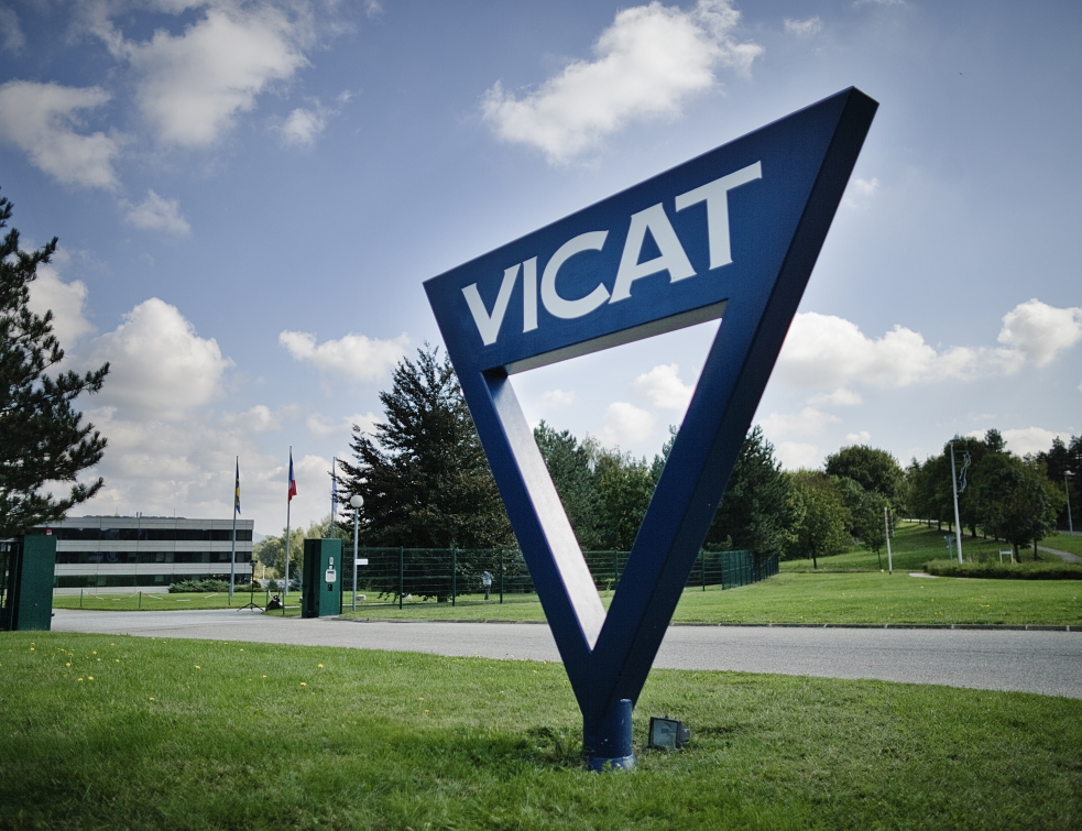 Le cimentier Vicat profite de la demande et de bons prix en 2021