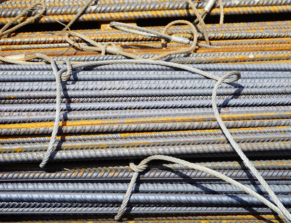 Pressions sur l'approvisionnement en acier et PVC