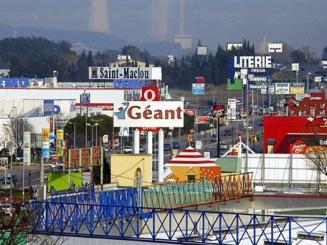 Les élus locaux veulent réguler les implantations commerciales