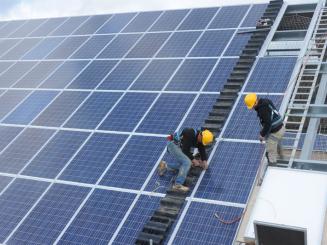 Photovoltaïque: Saint-Gobain dément un éventuel retrait