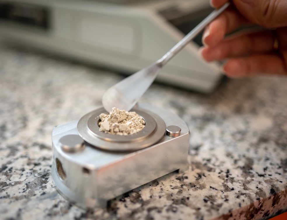 Le premier clinker au monde 100% recyclé, fabriqué en France