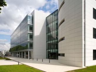 Bureaux: chute des ventes et des locations à Paris