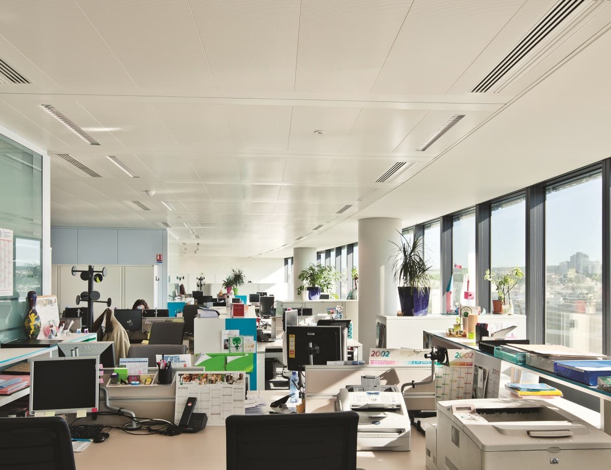 Lampes fluocompactes, tubes fluorescents et capsules halogènes disparaissent en 2023