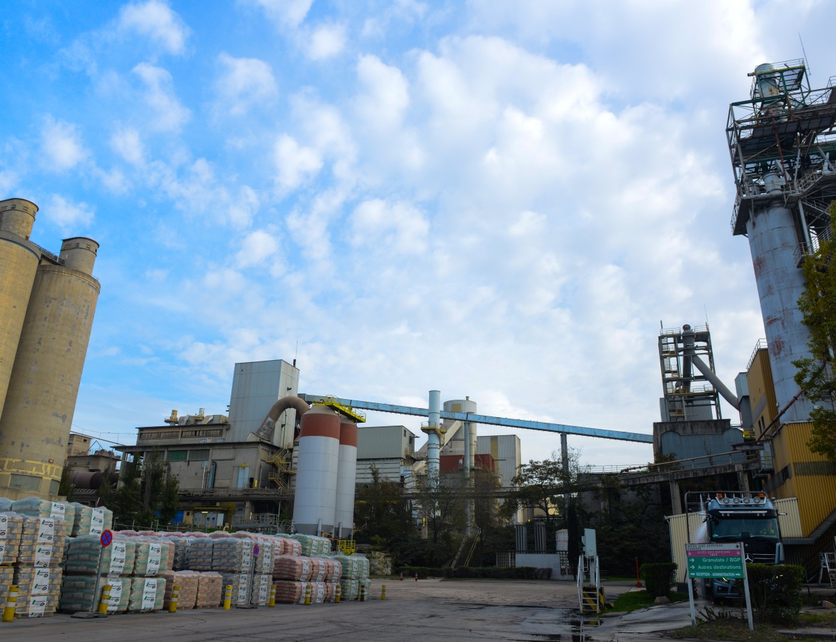 Dégâts importants à la cimenterie La Malle de Lafarge ciblée par des militants écologistes