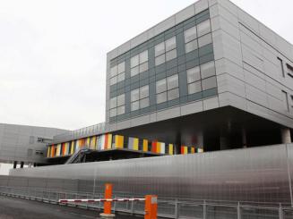 Hôpital d'Evry : un partenariat toujours décrié