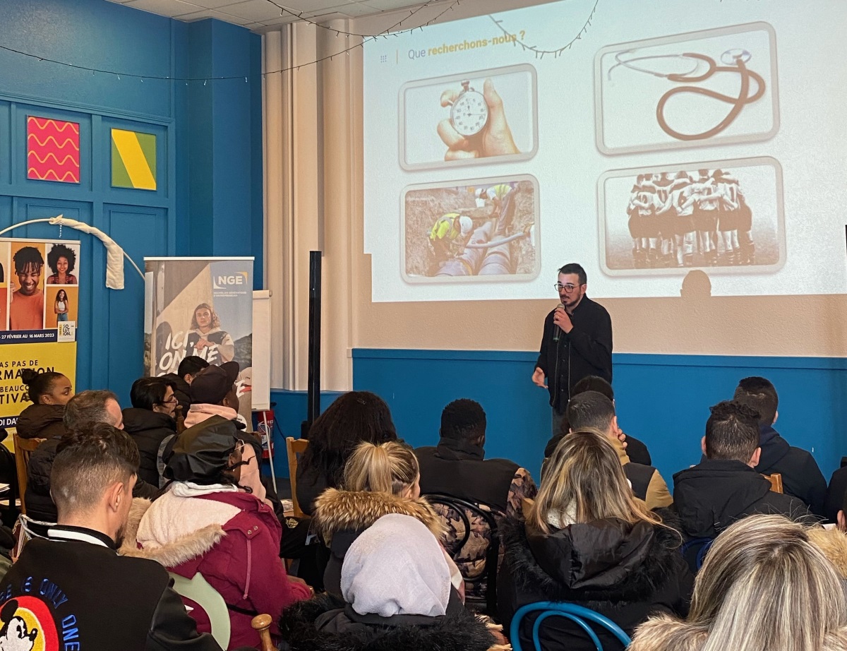 Réunion d'information sur les métiers du BTP pour un public éloigné de l'emploi.