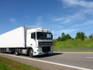 L'écotaxe poids lourds retoquée par le Sénat