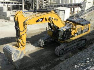 Les engins de chantiers attendent un redémarage de l'activité