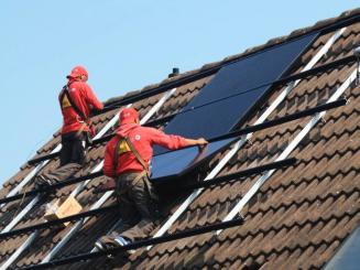 Premiers panneaux solaires "made in Europe"