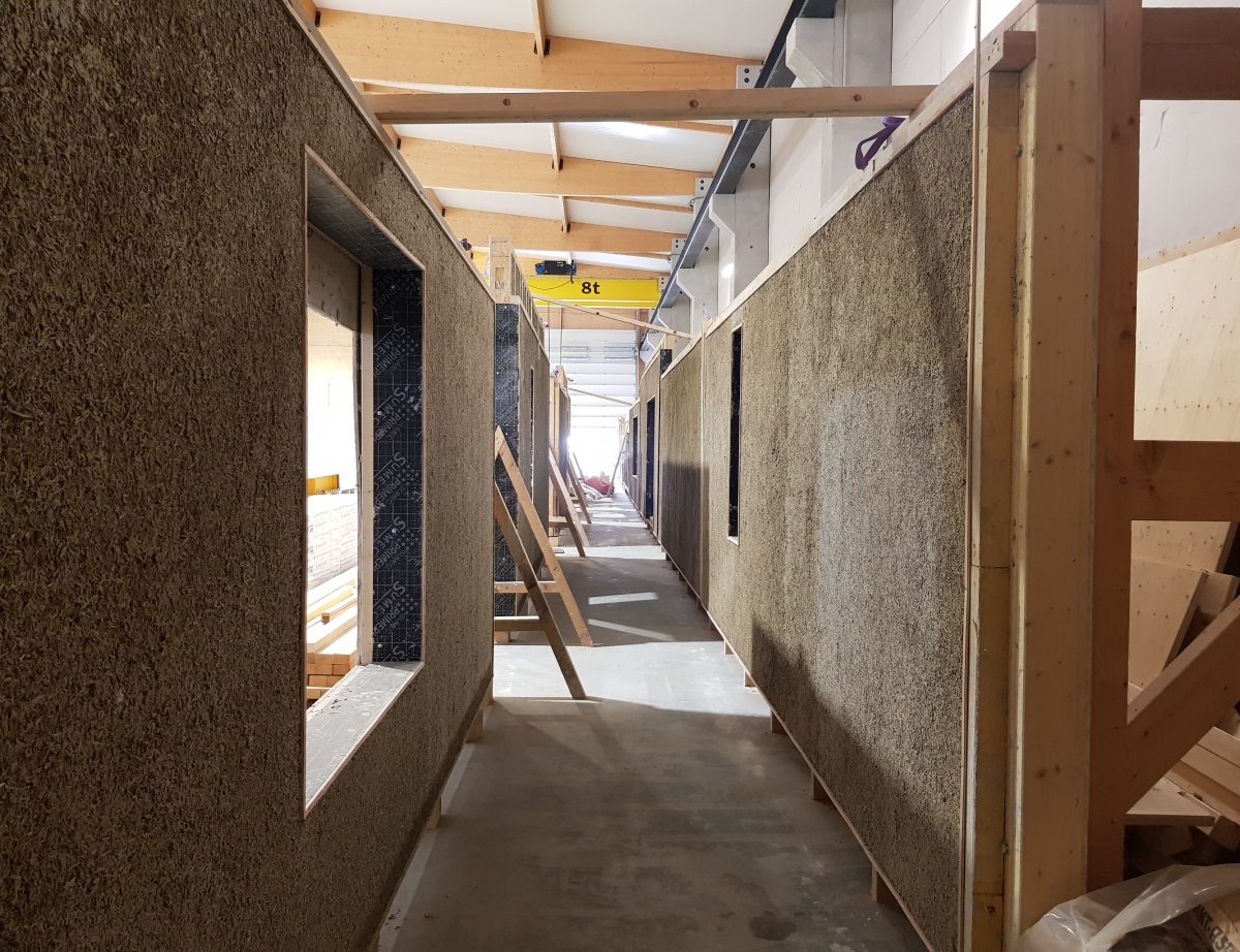 Mise en oeuvre d'un bâtiment avec des murs préfabriqués Wall'Up Préfa