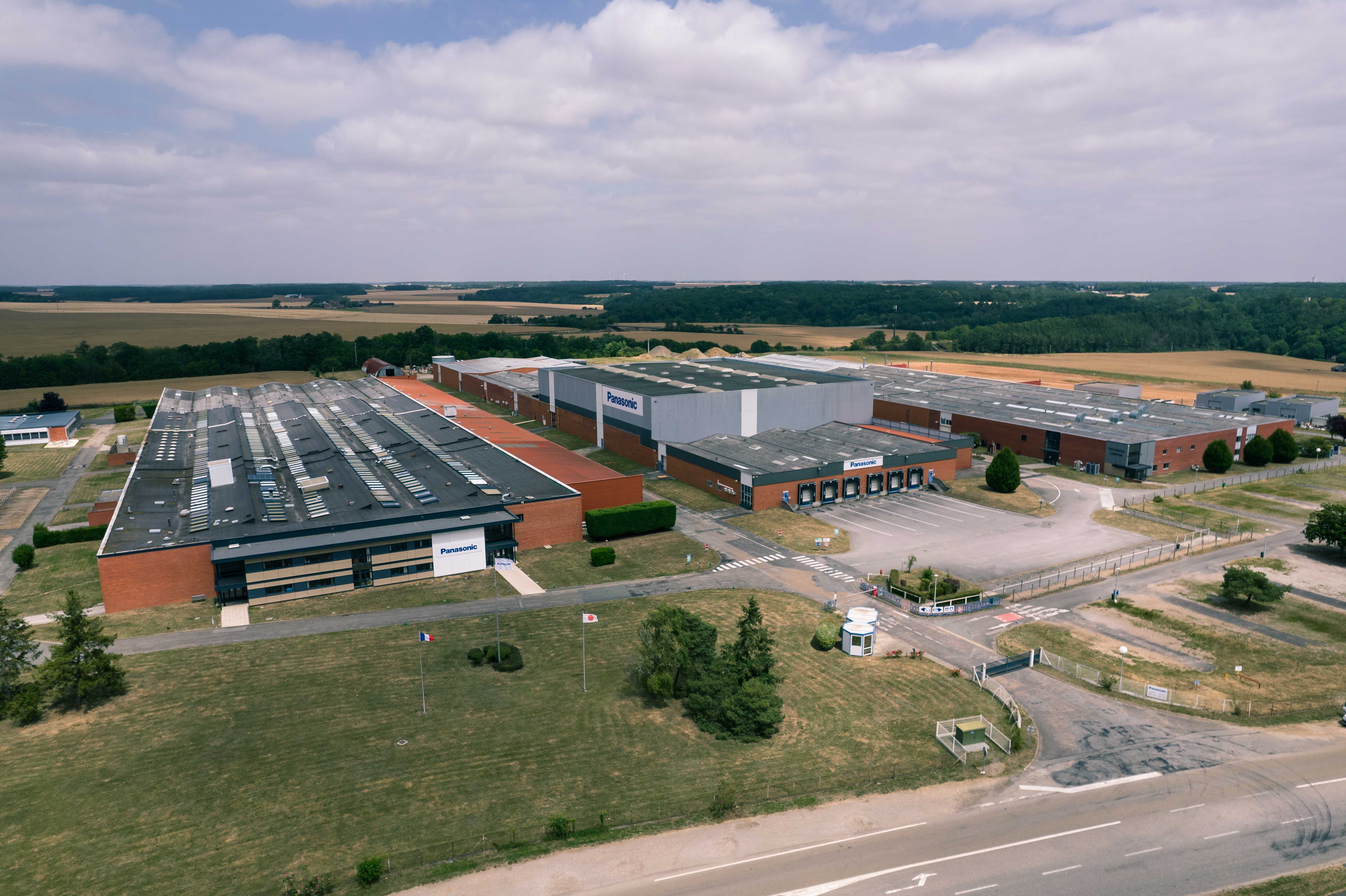 vue aérienne de l'usine Panasonic dans l'Eure à Tillières-sur-Avre