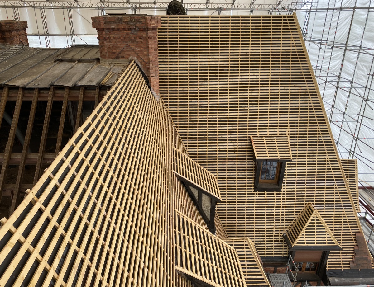 Toiture en réfection du Chateau de Chanteloup