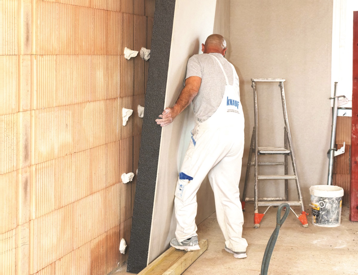 Installation d'une paroie isolante Knauf
