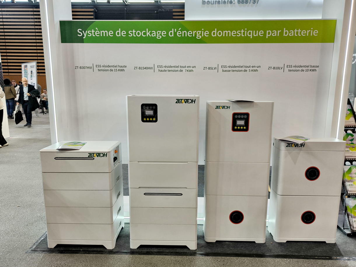 Quatre modèles de stockage délectricité en batterie sur le stand ZETATECH à Open Energies
