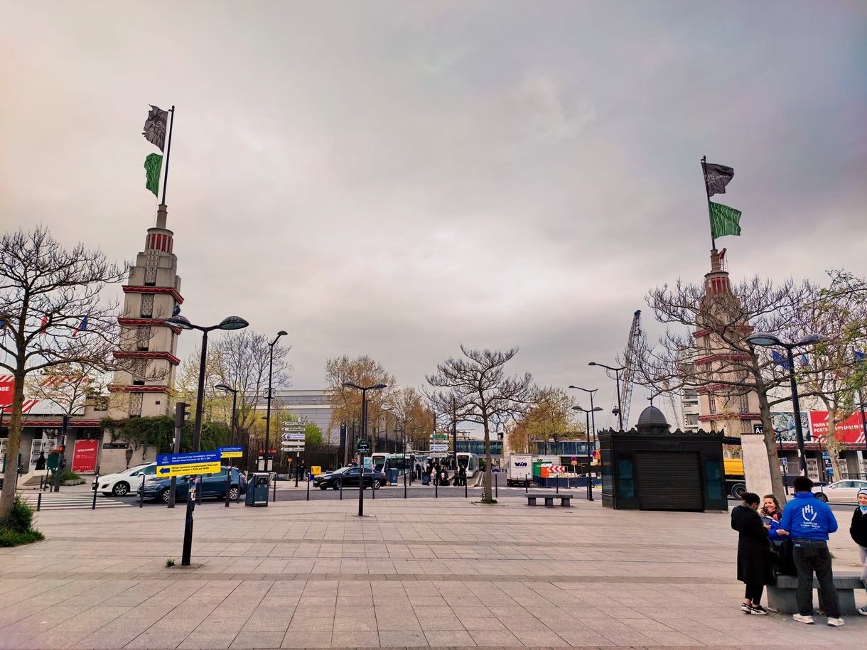 L'entrée du Parc des Expositions Porte de Versailles à Paris