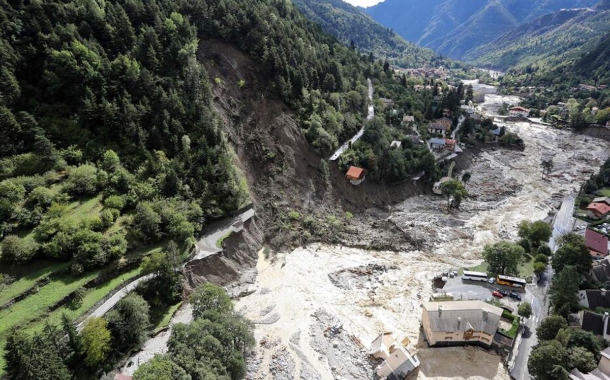 À Saint-Martin-Vésubie (Alpes-Maritimes), le 3 octobre 2020, après le passage de la tempête Alex. Valery Hache/AFP