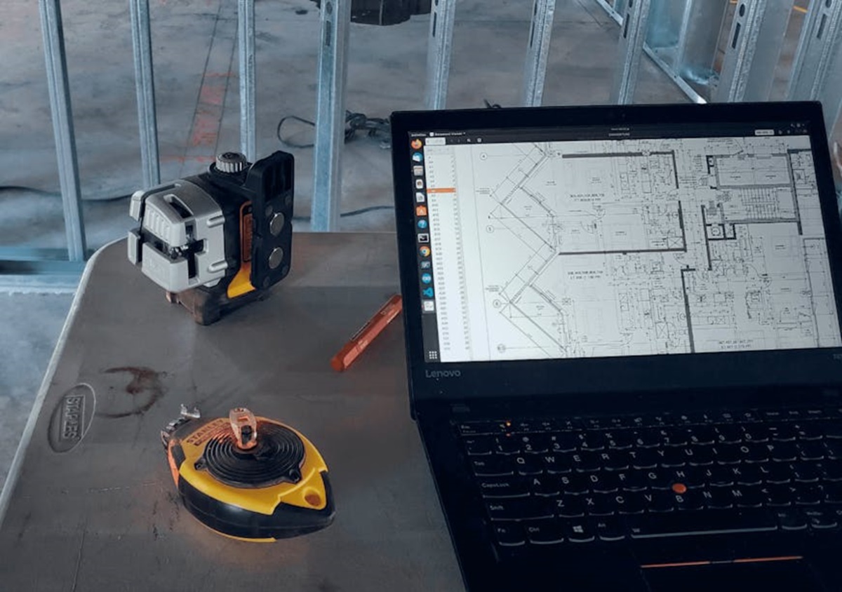 Réalité projetée et tracé de la construction avec Mechasys. © Freepik