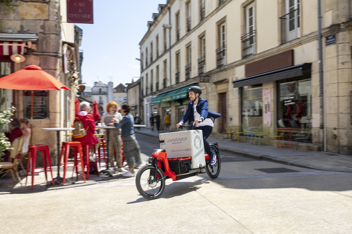 Toyota étend sa gamme utilitaire avec un vélo-cargo à assistance électrique. © Toyota