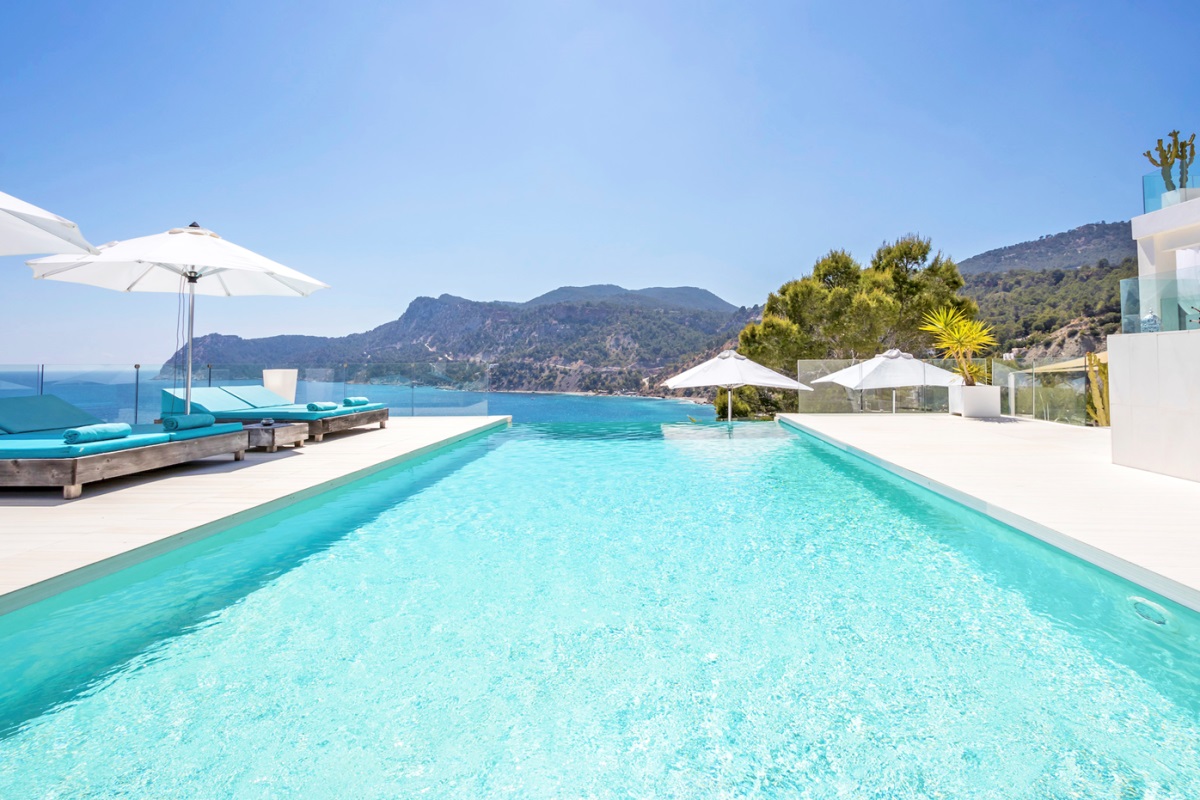 Le local technique, élément indispensable et indissociable d'une piscine. © AMA