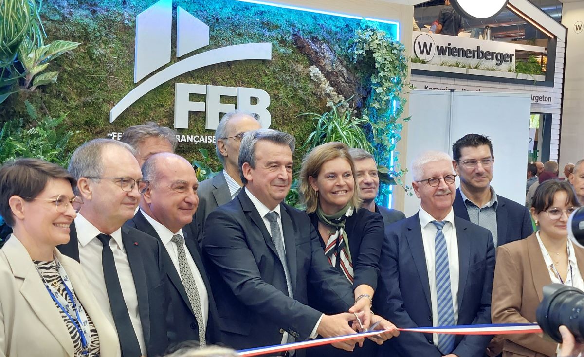 Inauguration du stand de la FFB à Batimat ce mardi 01 octobre 2024. © Laure Pophillat