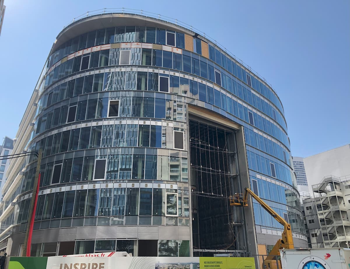 6 niveaux en bois avec structure porteuse BLC et CLT sur noyau béton