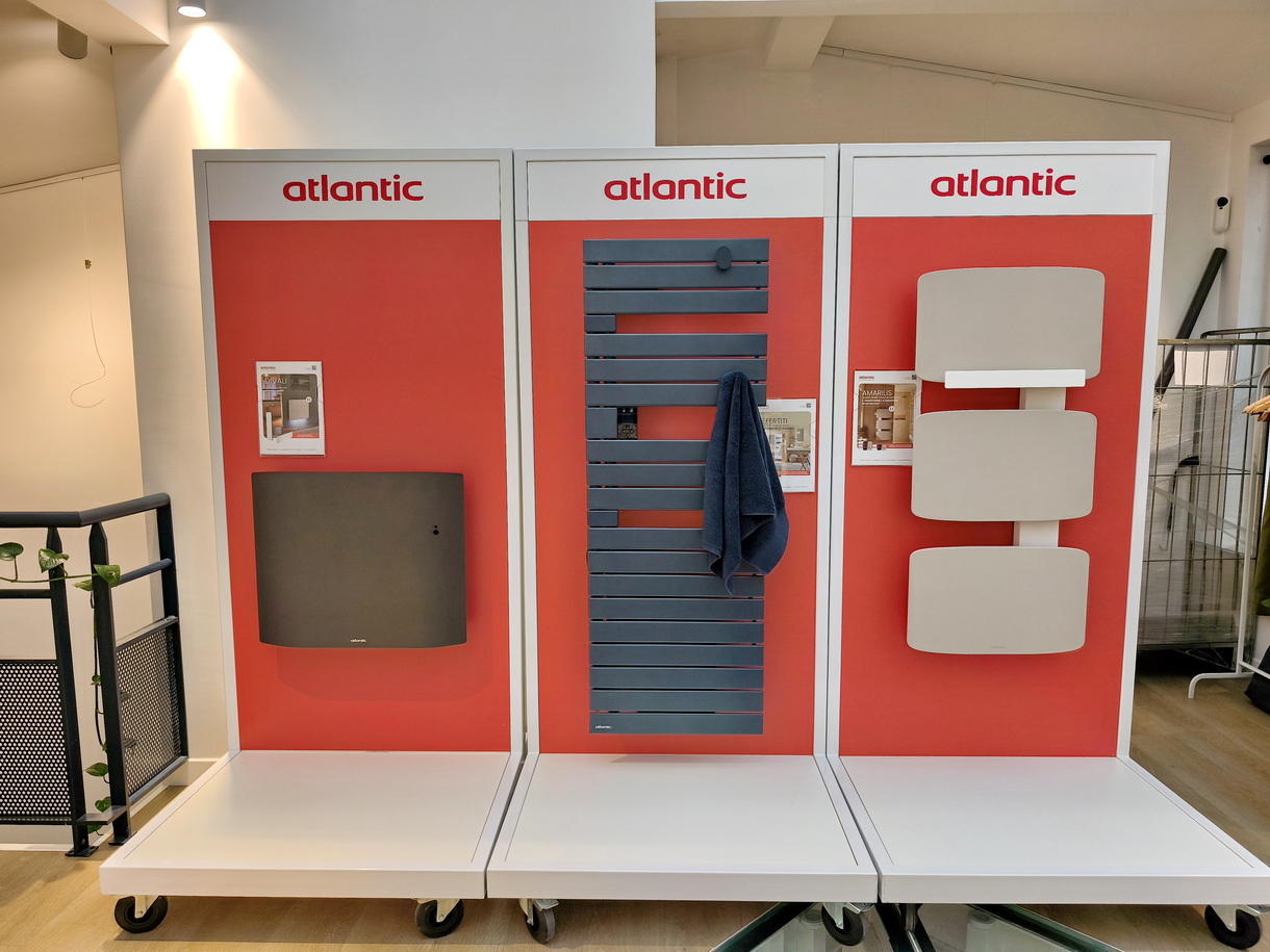 Les trois nouveaux radiateurs d'Atlantic présentés le 25 juin 2025, de droite à gauche : Divalie, Nefertiti et Amarilis