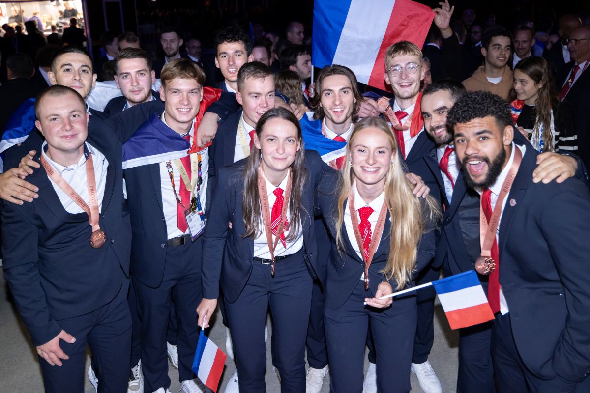 Les champions de lÉquipe de France du pôle BTP - Crédit CCCA-BTP / Vincent Bourdon