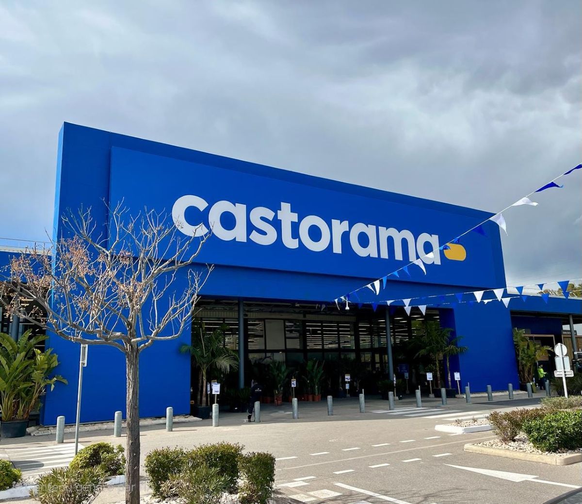 En France, Kingfisher est, entre autres, propriétaire de Castorama. © Kingfisher