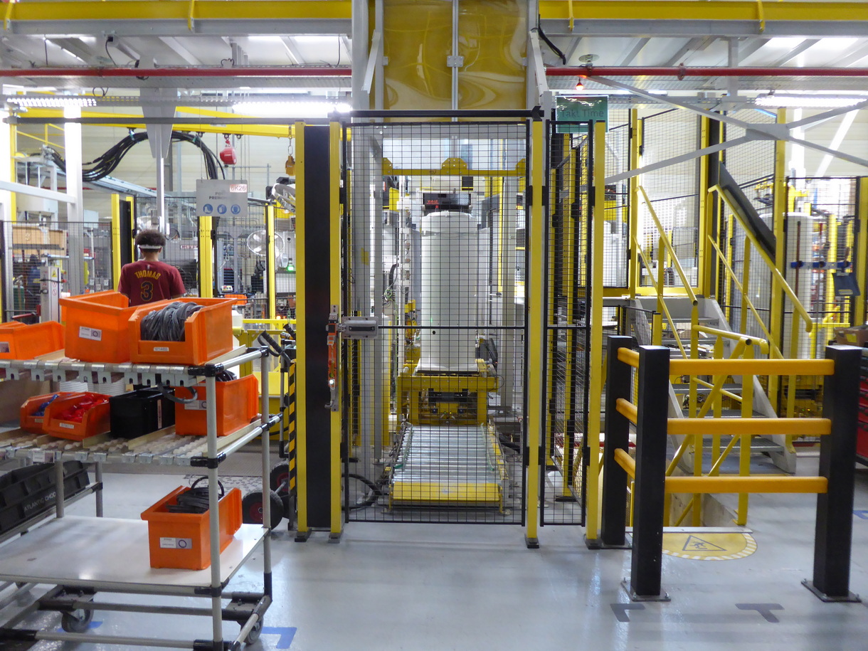 Fabrication de ballons d'eau chaude dans l'usine Atlantic de La Roche-sur-Yon. © PP