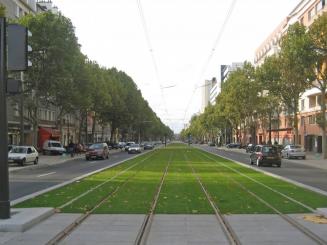 Hidalgo veut finir la boucle du tramway sur les Maréchaux