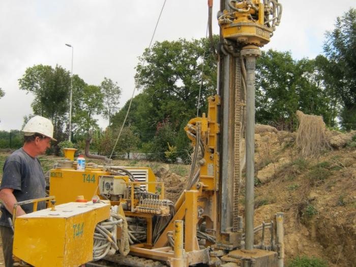 Jurisprudence : un forage de pompe à chaleur est un "ouvrage"