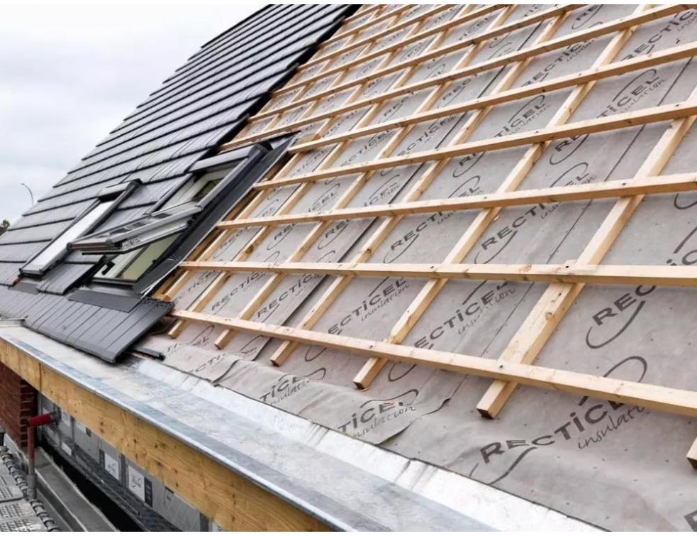 Le polyuréthane, le matériau d'avenir pour isoler les toits ?