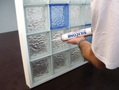 Cloisons en briques de verre : des solutions créatives